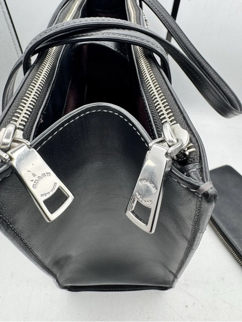 COACH Nina Leather Tote Bag Black With Wristlet Wallet CR096
